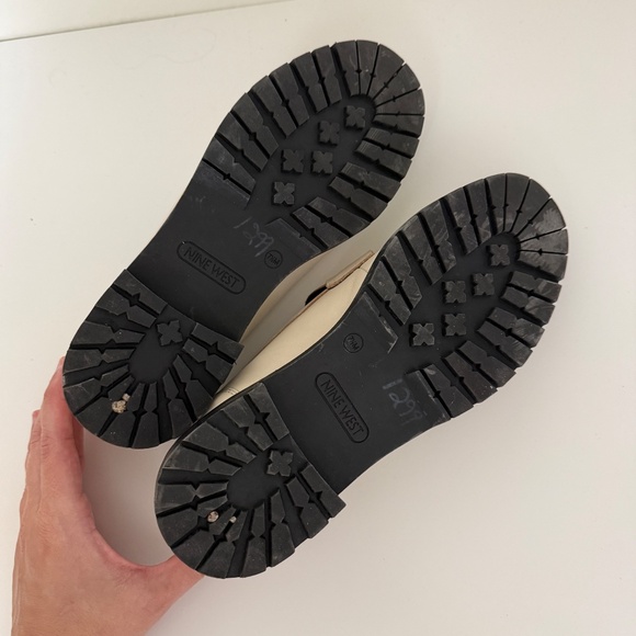 Nine West Cream Loafers Size 7.5 - Picture 2 of 2